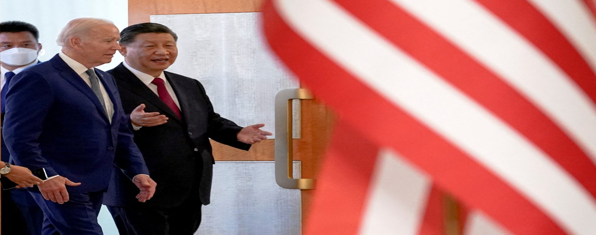 Menteri Luar Negeri AS Antony Blinken juga menepis hubungan yang semakin dalam antara Tiongkok dan Rusia Dia mengatakan bahwa Rusia adalah mitra junior dalam hubungan itu dan mencatat bahwa Tiongkok sejauh ini menolak untuk memberikan senjata ke Moskow untuk perangnya di Ukraina