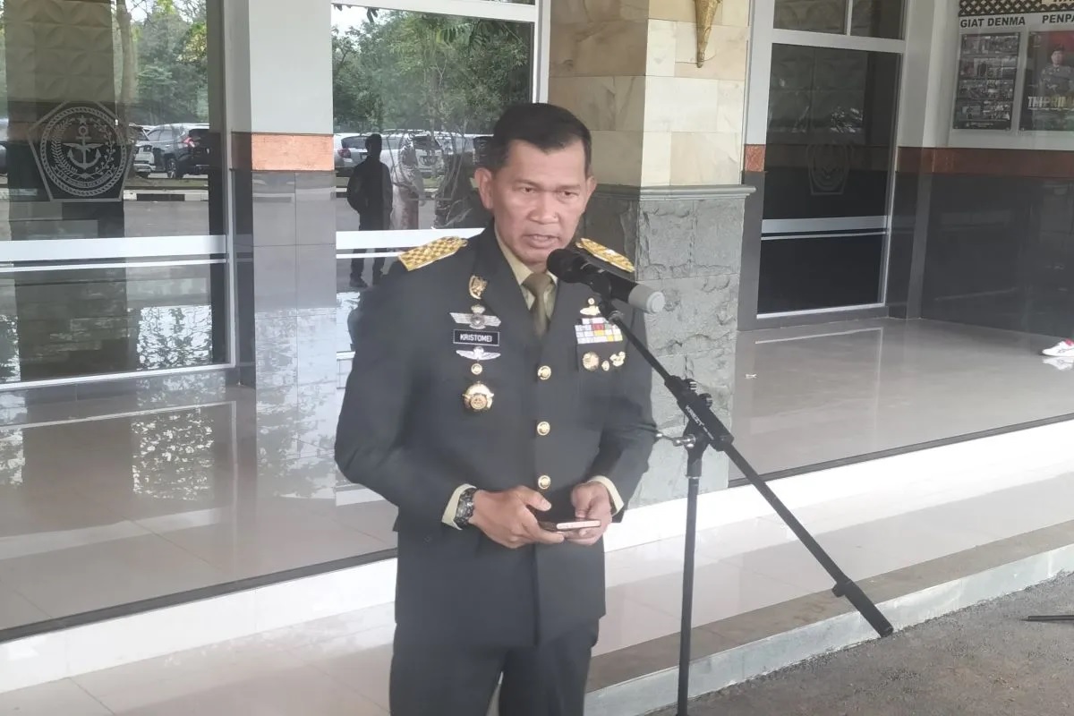 Kapal rumah sakit KRI Rajiman tiga pesawat C-130/Hercules satu Heli Super Puma dan tiga Heli caracal dikirim untuk misi kemanusiaan korban bencana alam Gempa Bumi di Myanmar