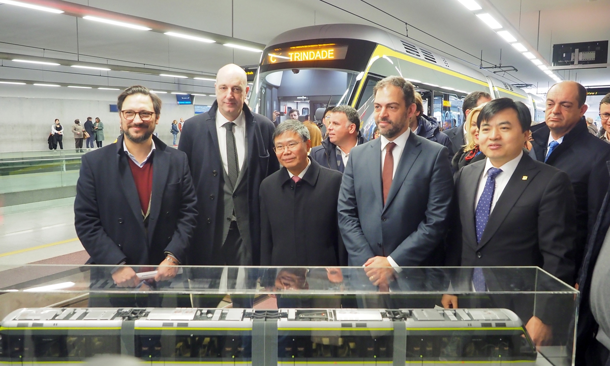 Kereta tersebut dipesan Portugal untuk memenuhi harapan masyarakat dalam hal kenyamanan