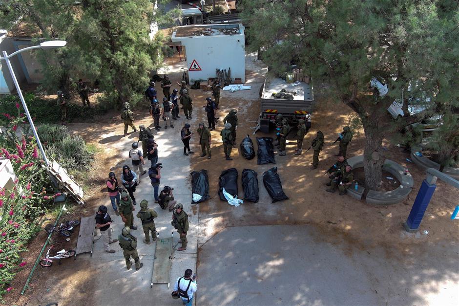 umlah korban jiwa dalam serangan Hamas terhadap Israel telah mencapai sedikitnya 1